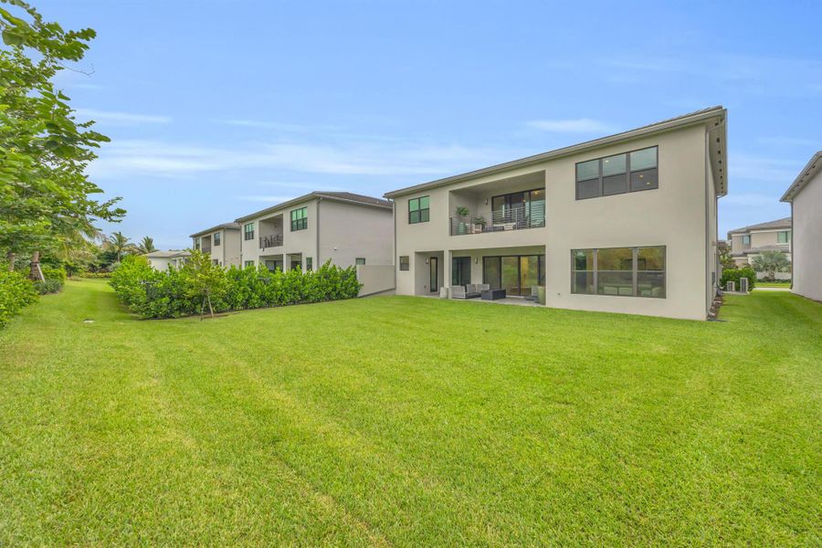 Exterior details and patio area of a home in , Boca Raton (Image 22).