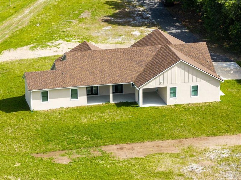Exterior details and patio area of a home in , Yeehaw Junction (Image 29).