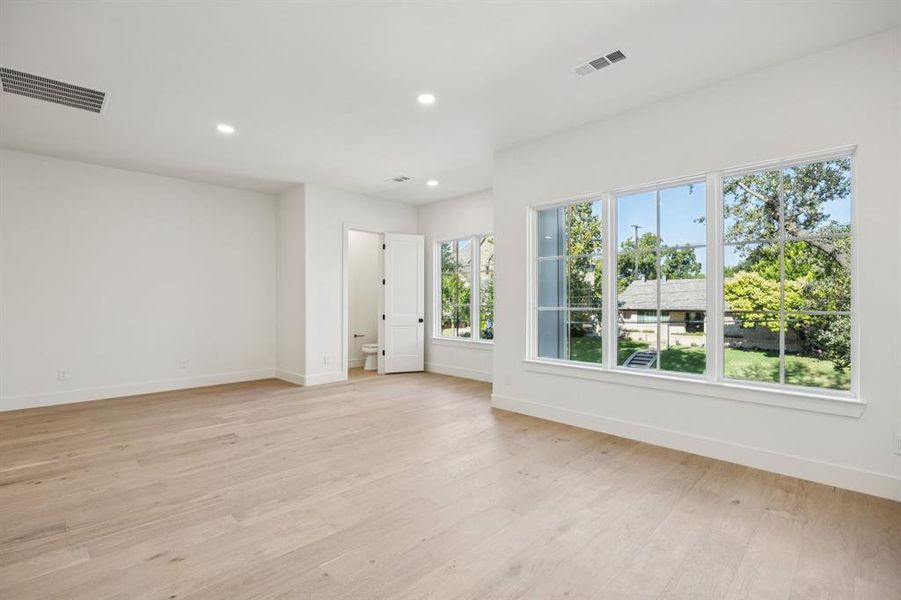 Spacious, unfurnished interior of a new home in , Dallas (Image 21). Spacious, unfurnished interior of a new home in , Dallas (Image 21).