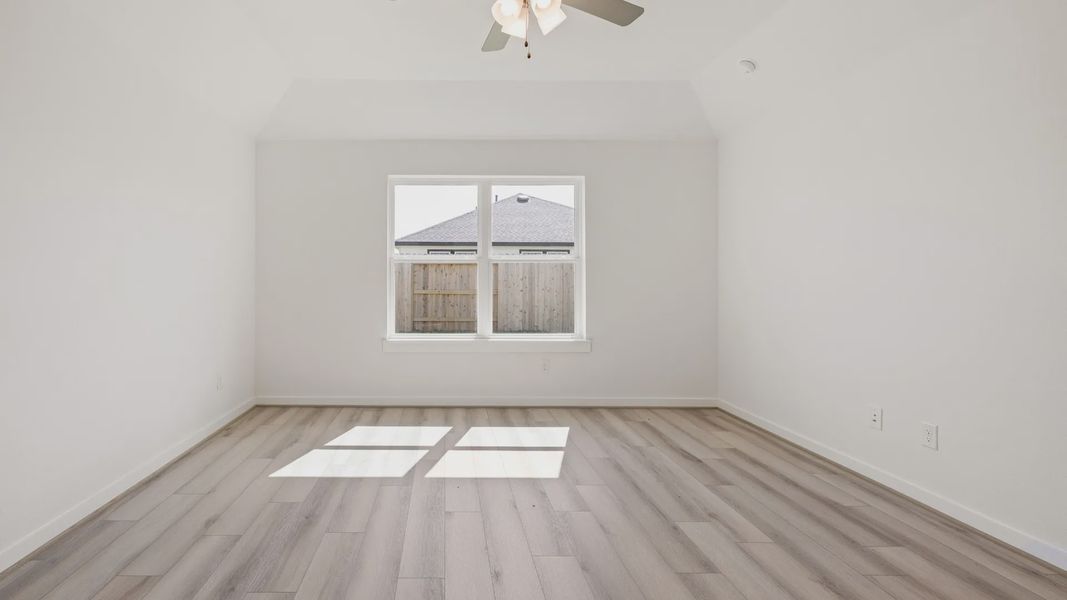 Furnished interior view inside a new home in River Ranch, Dayton (Image 18).