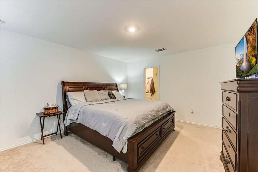 Furnished interior view inside a new home in Summerside, Lockhart (Image 5).