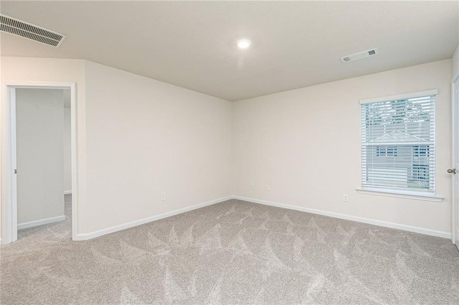 Spacious, unfurnished interior of a new home in Lake Preserve at Jackson Trail, Jefferson (Image 17).