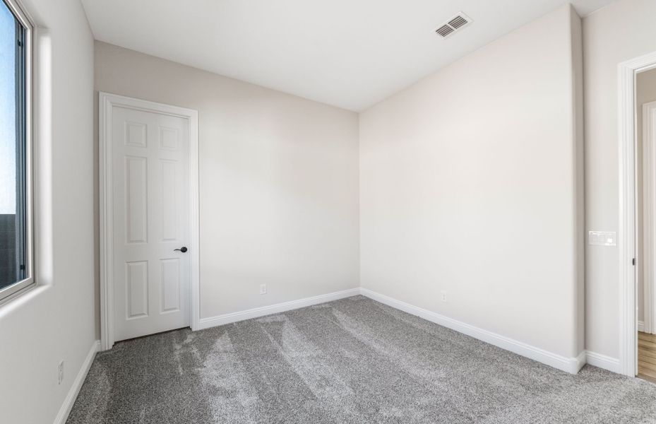 Spacious, unfurnished interior of a new home in Artisan at Asante, Surprise (Image 30). Spacious, unfurnished interior of a new home in Artisan at Asante, Surprise (Image 30).