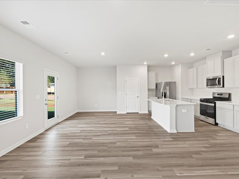 Spacious, unfurnished interior of a new home in Creek Ridge - Heritage Collection, Spartanburg (Image 10). Spacious, unfurnished interior of a new home in Creek Ridge - Heritage Collection, Spartanburg (Image 10).