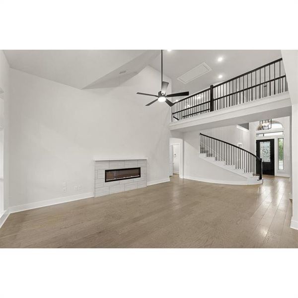 Spacious, unfurnished interior of a new home in Solterra, Mesquite (Image 27).