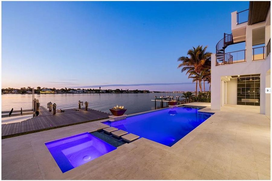 Exterior details and patio area of a home in , Windermere (Image 3).