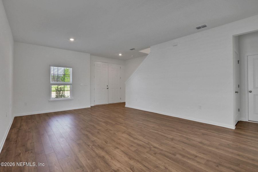 Spacious, unfurnished interior of a new home in Amberly, Green Cove Springs (Image 21).