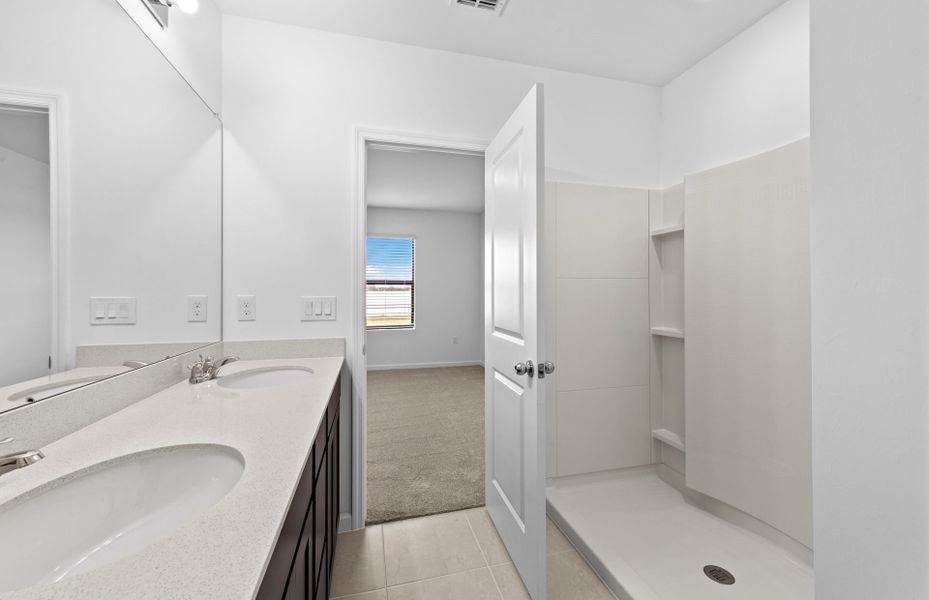 Furnished interior view inside a new home in Caloosa Cove, Labelle (Image 7).