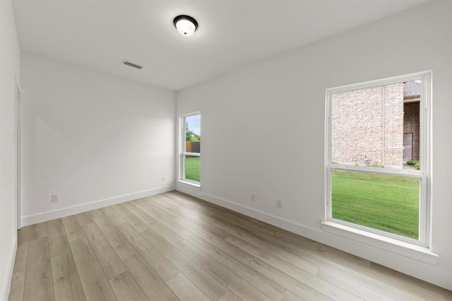 Spacious, unfurnished interior of a new home in Grayhawk Addition, Forney (Image 33).