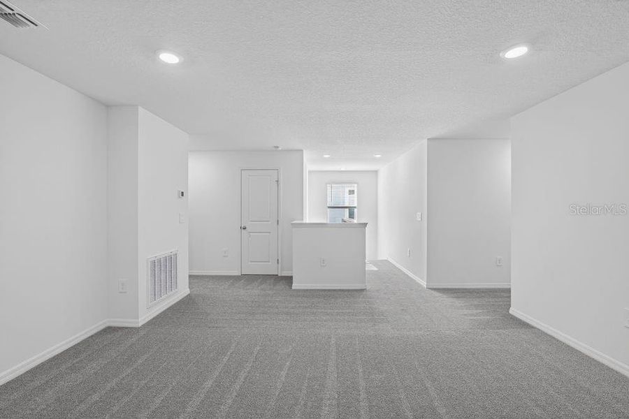 Spacious, unfurnished interior of a new home in Palm Wind, Hudson (Image 15).