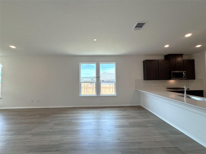 Spacious, unfurnished interior of a new home in River Bluff, Leander (Image 21). Spacious, unfurnished interior of a new home in River Bluff, Leander (Image 21).