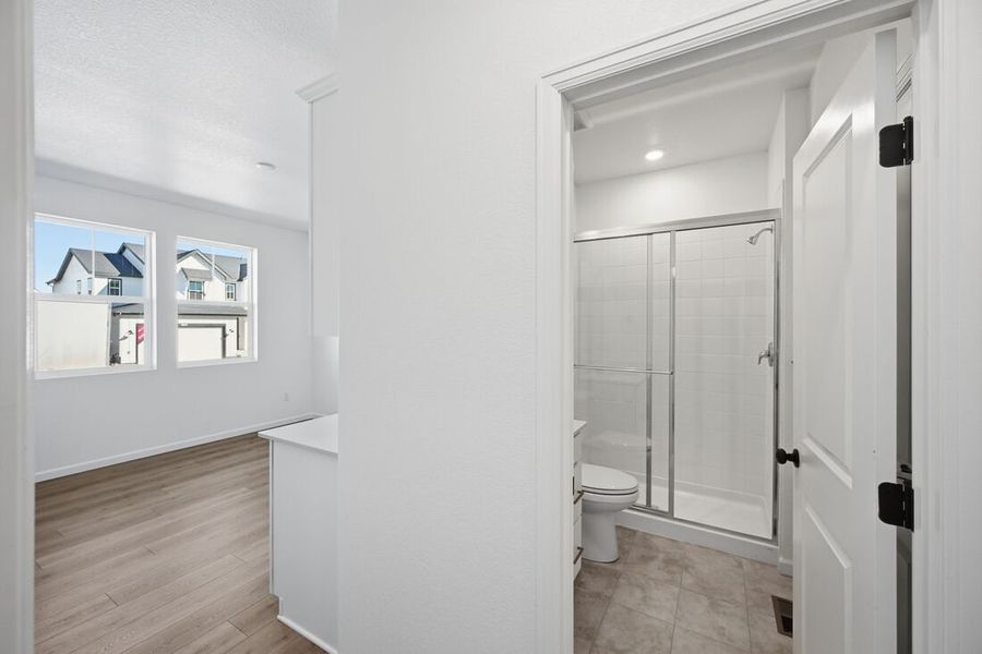 Spacious, unfurnished interior of a new home in Macanta, Castle Rock (Image 15).