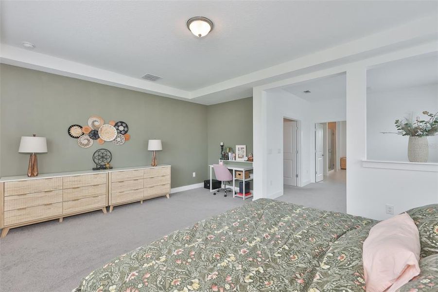 Furnished interior view inside a new home in , Apollo Beach (Image 47).