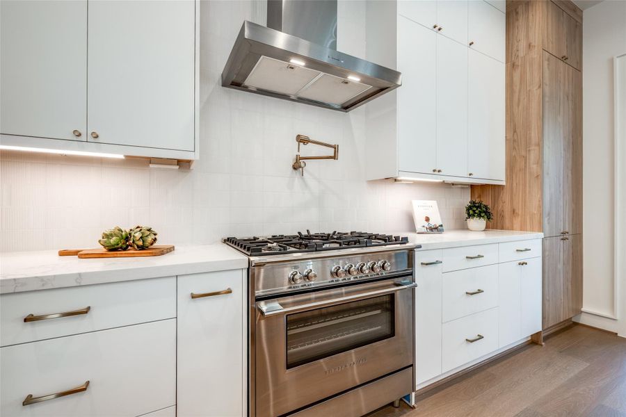 * Est Comp 6/30/26 ** PHOTO OF MODEL HOME * SELECTIONS MAY VARY * PHOTOS MAY SHOW A SIMILAR FLOOR PLAN AND/OR UPGRADED/ALTERNATIVE FINISHES * Please use these photos as a guide ONLY * * Est Comp 6/30/26 ** PHOTO OF MODEL HOME * SELECTIONS MAY VARY * PHOTOS MAY SHOW A SIMILAR FLOOR PLAN AND/OR UPGRADED/ALTERNATIVE FINISHES * Please use these photos as a guide ONLY *