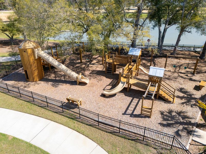 Community amenities in Six Oaks, Summerville (Image 29).