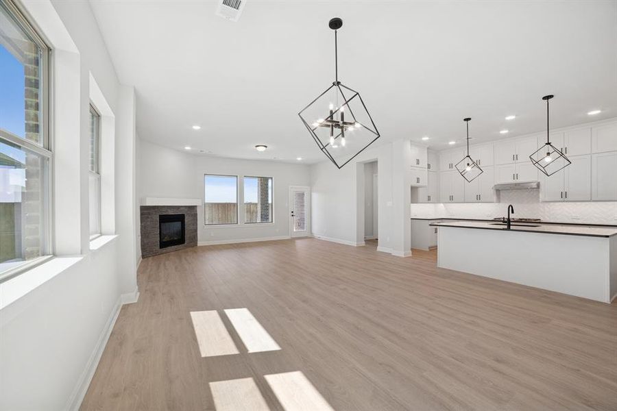 Spacious, unfurnished interior of a new home in Myrtle Creek, Waxahachie (Image 15). Spacious, unfurnished interior of a new home in Myrtle Creek, Waxahachie (Image 15).