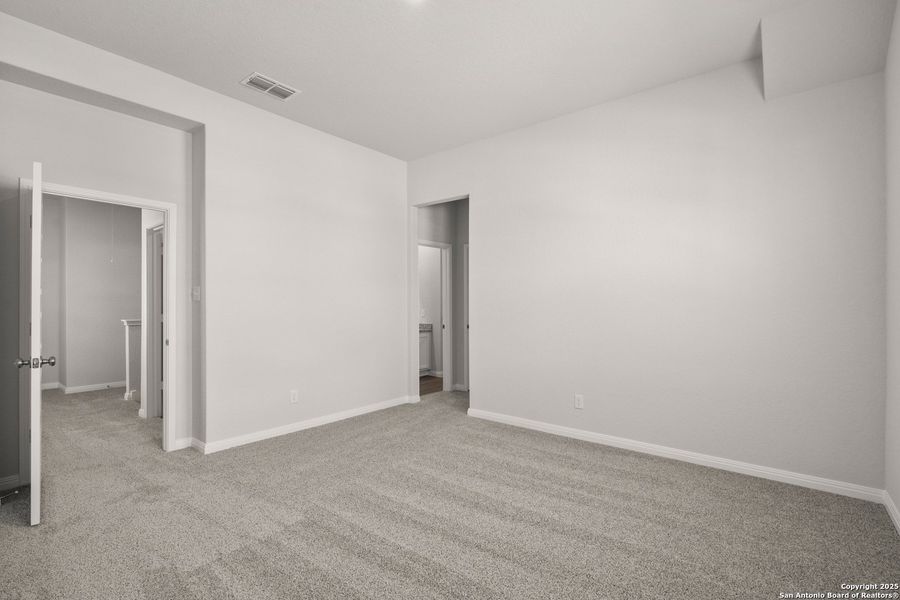 Spacious, unfurnished interior of a new home in Melissa Ranch, San Antonio (Image 19). Spacious, unfurnished interior of a new home in Melissa Ranch, San Antonio (Image 19).