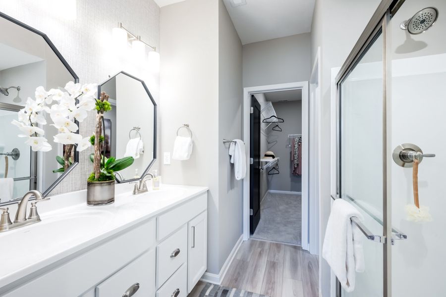 Representative furnished interior of a home built from the Wembley by Fischer Homes in Villas at Gold Creek, Dawsonville (Image 18).