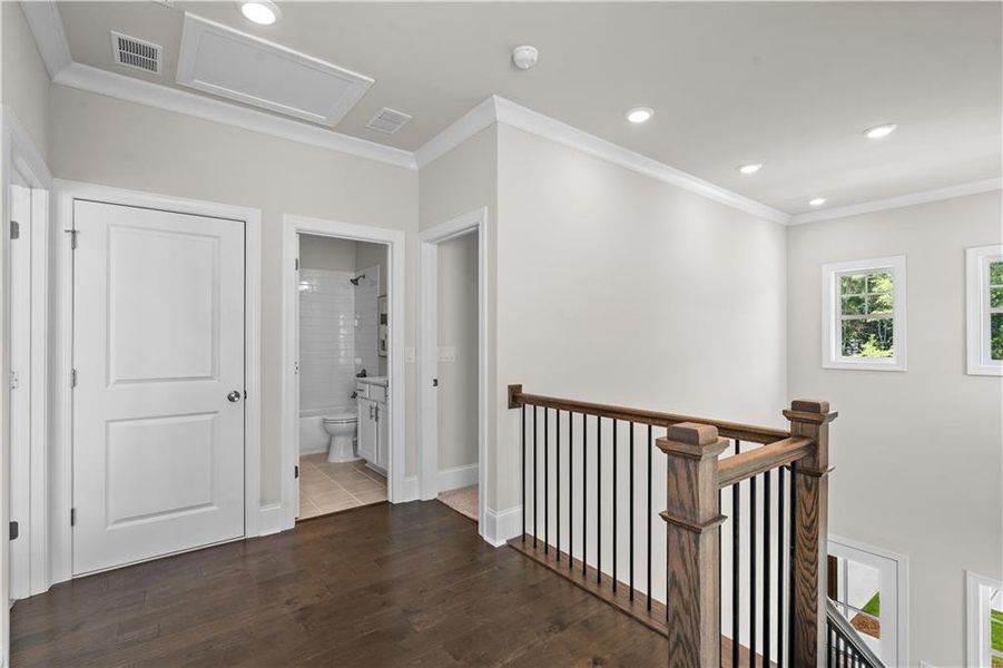 Spacious, unfurnished interior of a new home in Aberdeen, Hoschton (Image 23).