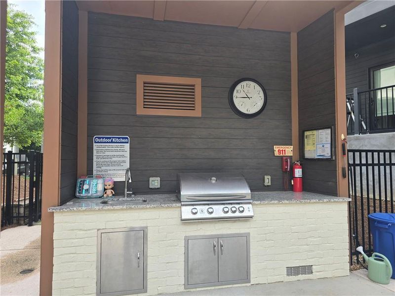 Exterior details and patio area of a home in , Decatur (Image 4).