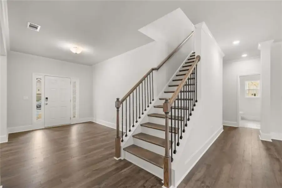Spacious, unfurnished interior of a new home in Holland Estates, Powder Springs (Image 17). Spacious, unfurnished interior of a new home in Holland Estates, Powder Springs (Image 17).