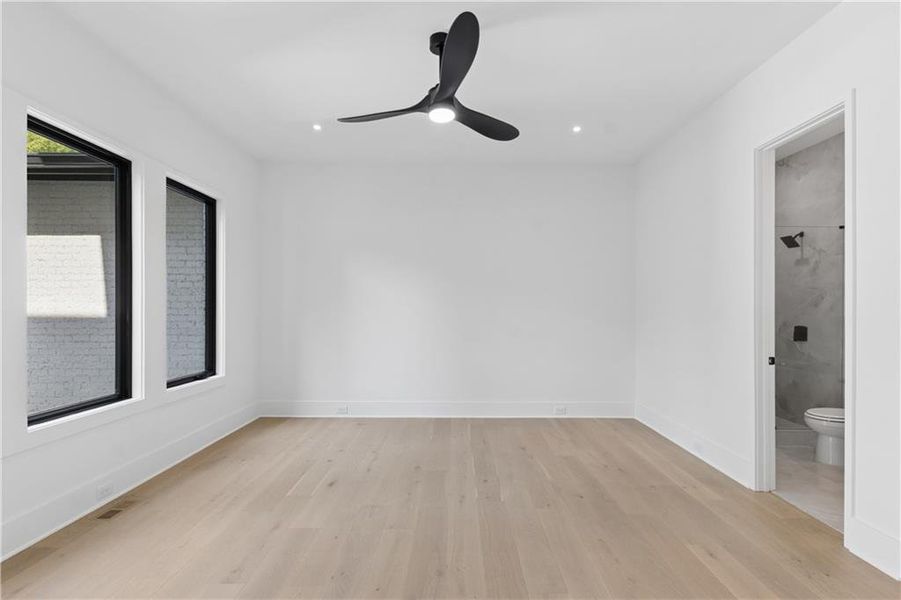 Spacious, unfurnished interior of a new home in , Sandy Springs (Image 50).