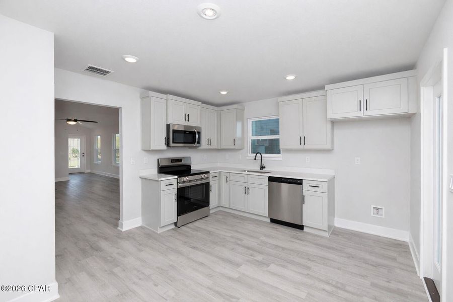 Furnished interior view inside a new home in Fox Glenn, Panama City (Image 6).