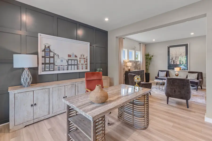 Representative furnished interior of a home built from the Breckenridge by Fischer Homes in Twin Lakes, Hoschton (Image 6).