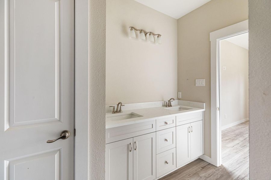 Furnished interior view inside a new home in , Bryan (Image 17).