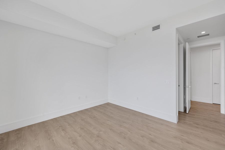 220 Lake Shore Drive - 30.jpg-FULL