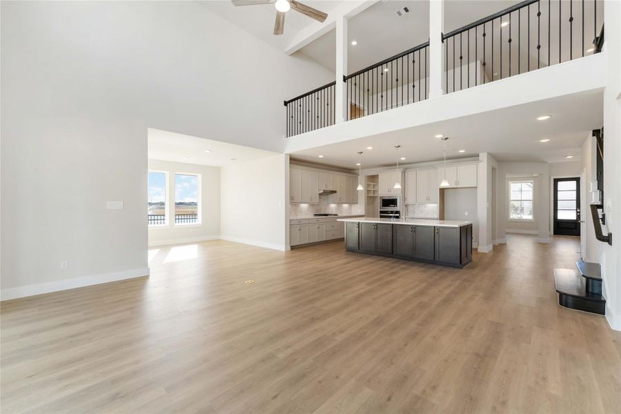 Spacious, unfurnished interior of a new home in Valencia, Manvel (Image 22).