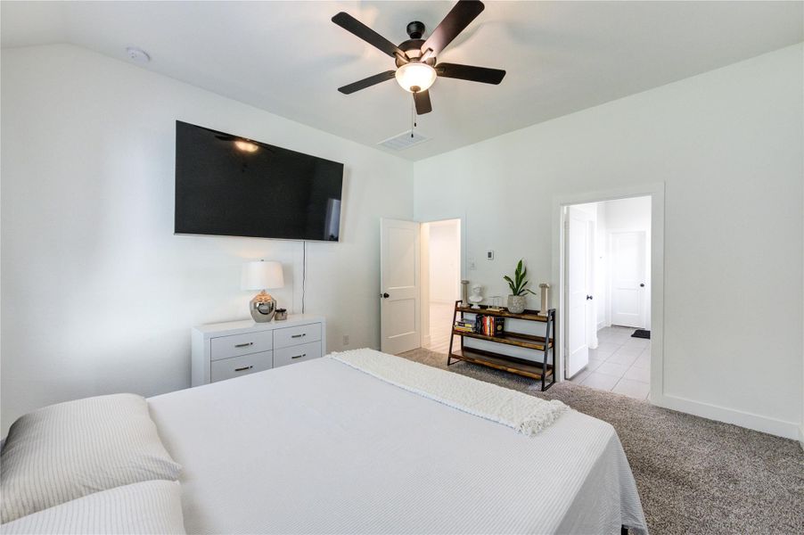 Furnished interior view inside a new home in Harper’s Preserve, Conroe (Image 12).