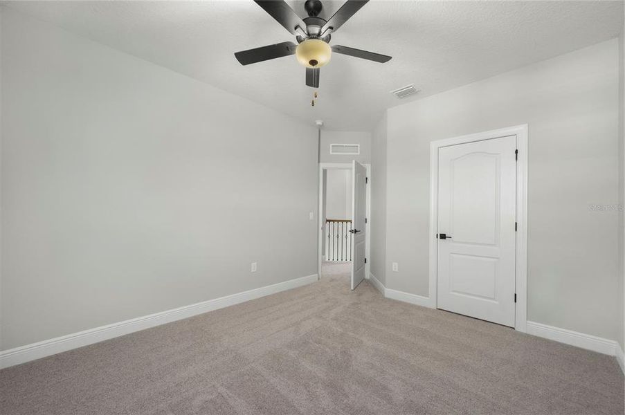 Spacious, unfurnished interior of a new home in , Kissimmee (Image 8).