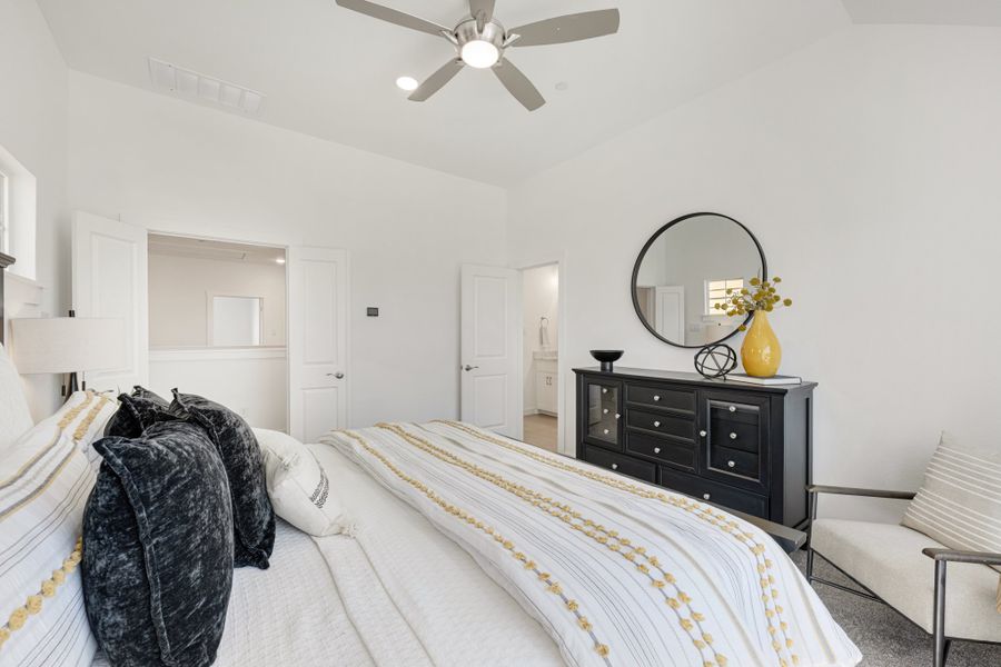 Furnished interior view inside a new home in Woodbridge Townhomes, Wylie (Image 26).