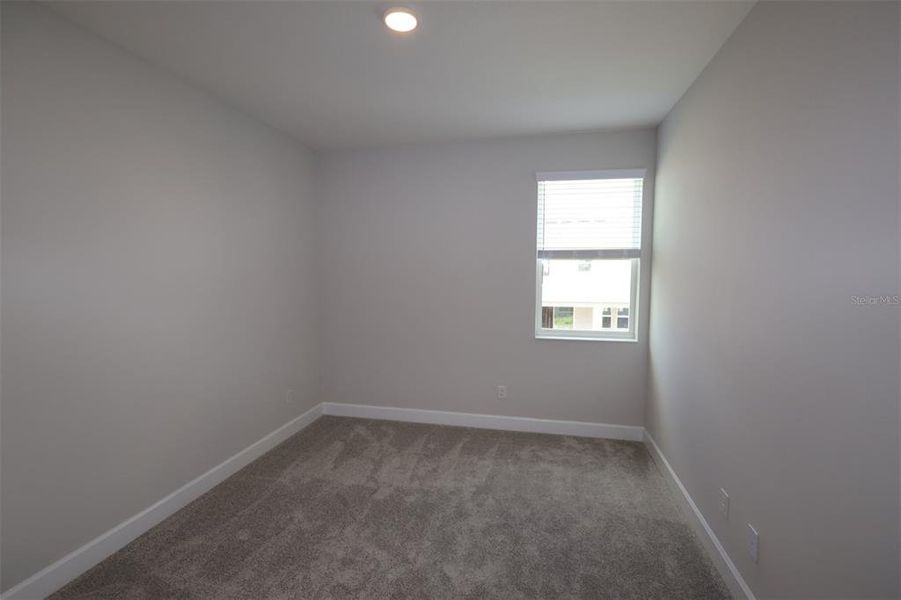 Spacious, unfurnished interior of a new home in Bay Lake Farms, St. Cloud (Image 49).