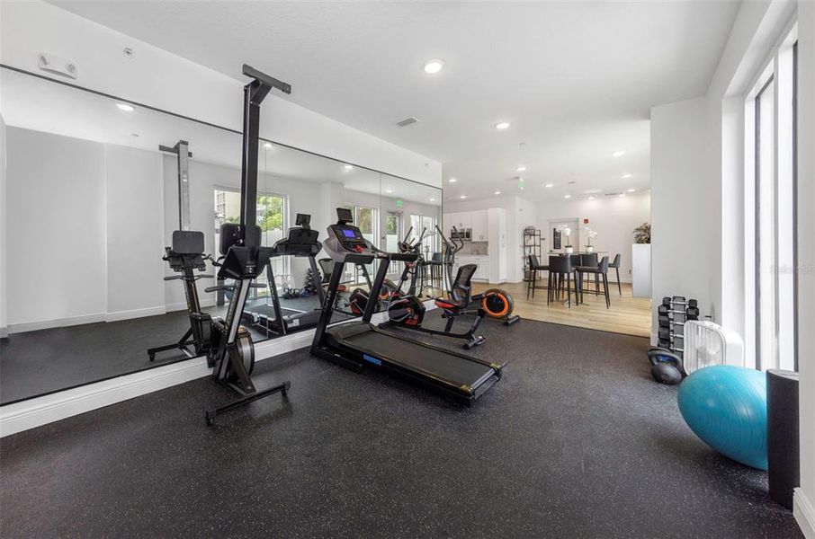 Community amenities in Castille Urbana, St. Petersburg (Image 44).