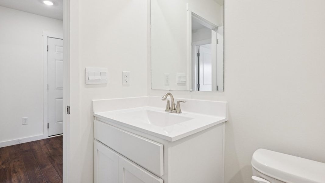 Furnished interior view inside a new home in Emory Creek, Harriman (Image 6).