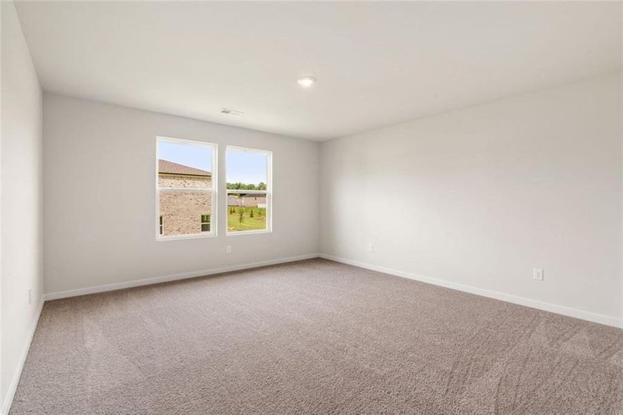 Spacious, unfurnished interior of a new home in Walker Grove, McDonough (Image 18).