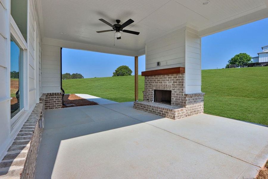 Exterior details and patio area of a home in , Monroe (Image 4).