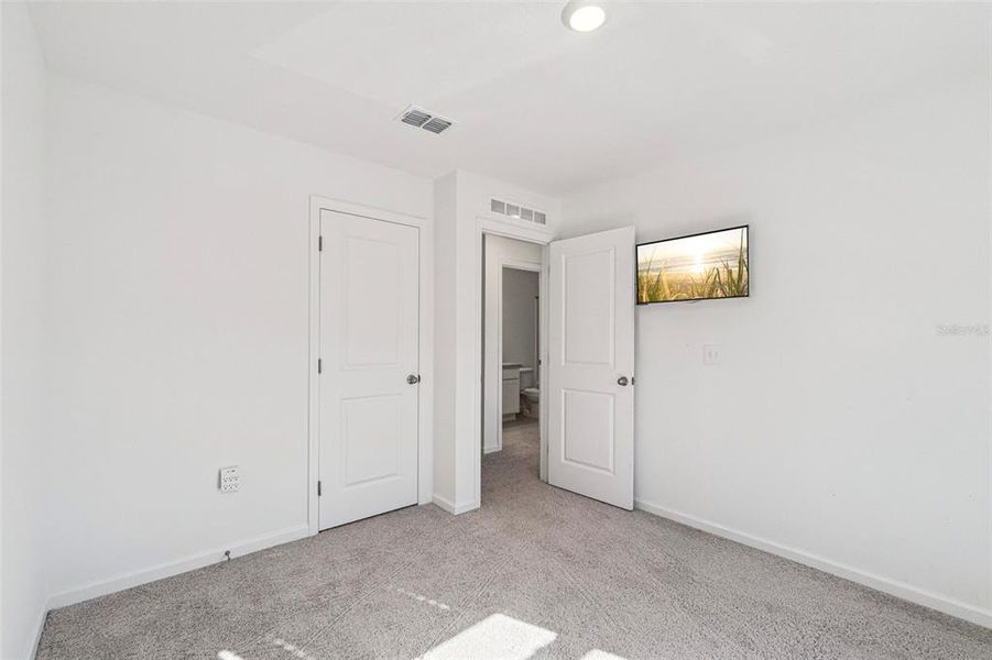 Spacious, unfurnished interior of a new home in , St. Cloud (Image 17).