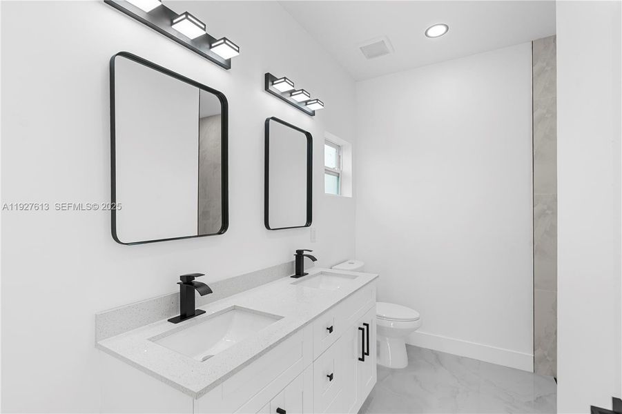 Furnished interior view inside a new home in , Lehigh Acres (Image 8).