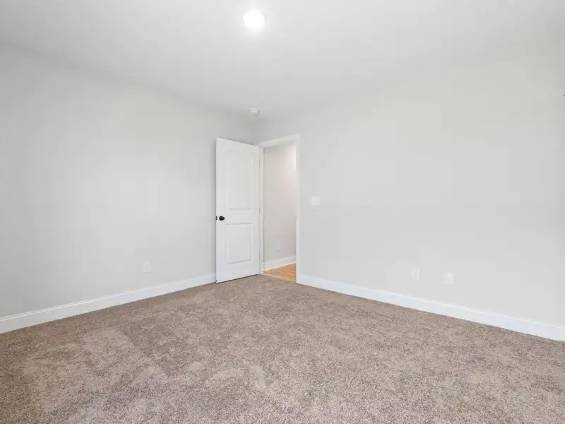 Spacious, unfurnished interior of a new home in Waverly Estates, Nevada (Image 19).