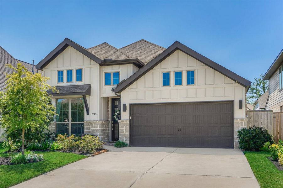 2-car garage. Sprinkler system in front & back yard.