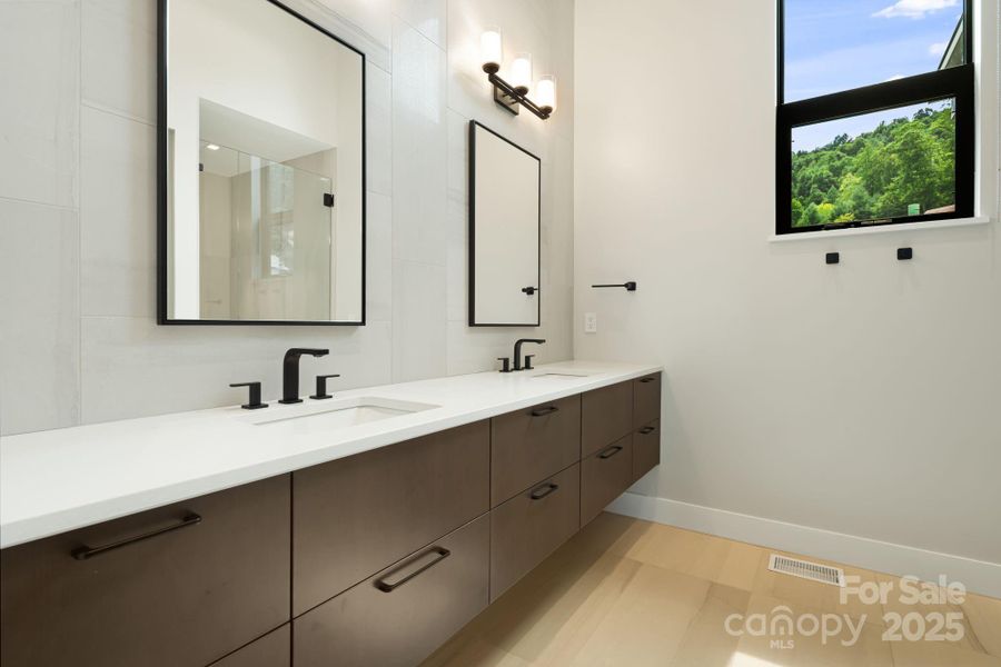 Furnished interior view inside a new home in , Sylva (Image 7).