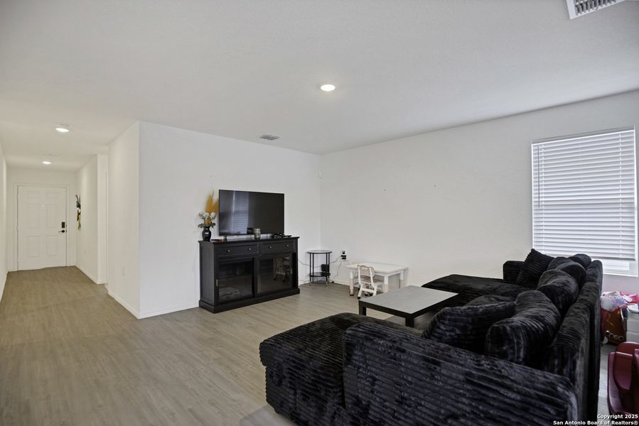 Image 17 of a home in .