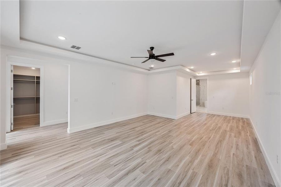 Spacious, unfurnished interior of a new home in , Tampa (Image 22).