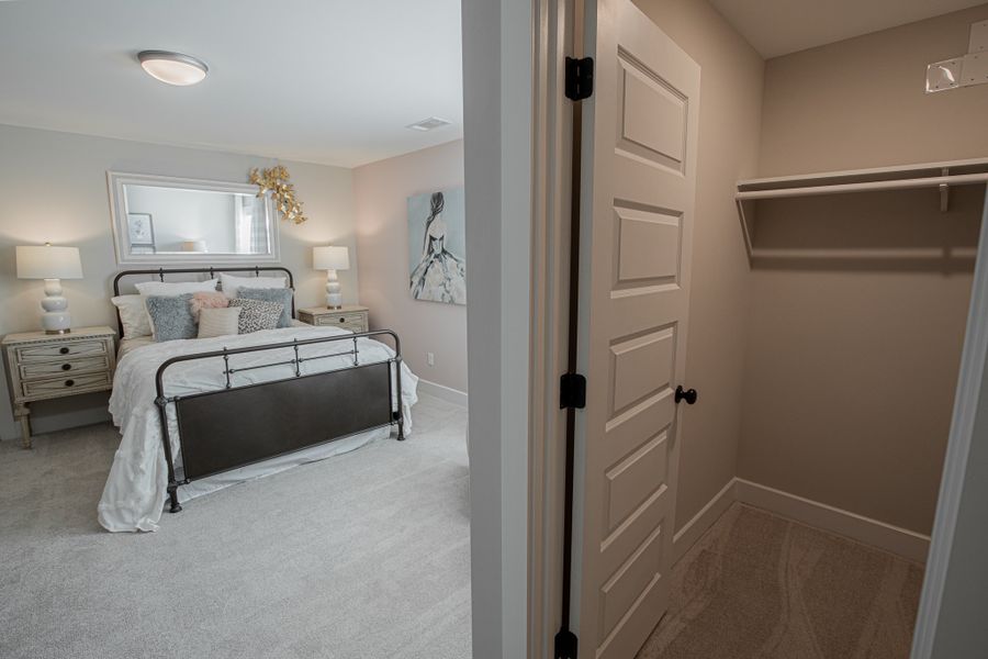 Representative furnished interior of a home built from the Huntington by Grant & Co in White Oak, Arlington (Image 18).