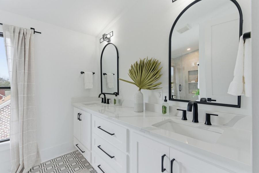 Furnished interior view inside a new home in , Charleston (Image 13).