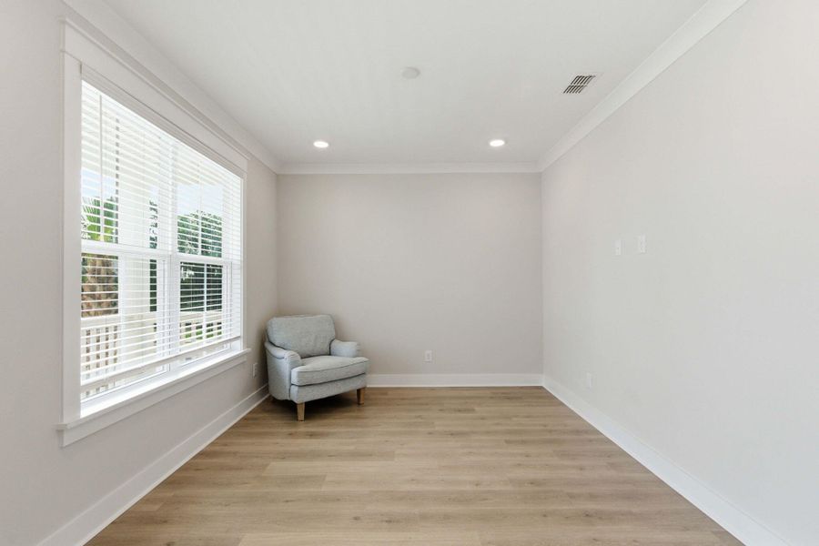 Spacious, unfurnished interior of a new home in Liberty Hill Farm, Mount Pleasant (Image 18).