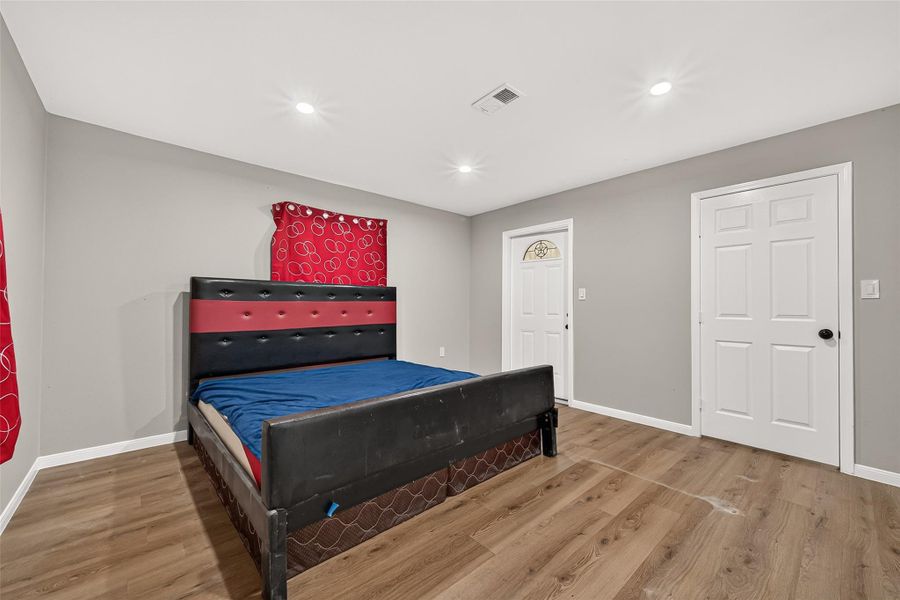 Furnished interior view inside a new home in , Boling (Image 6). Furnished interior view inside a new home in , Boling (Image 6).